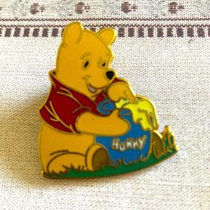 Disney Winnie the Pooh pin